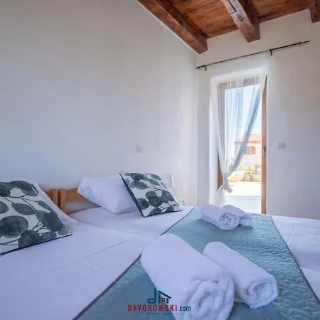 Отель Amelie Comfortable Holiday